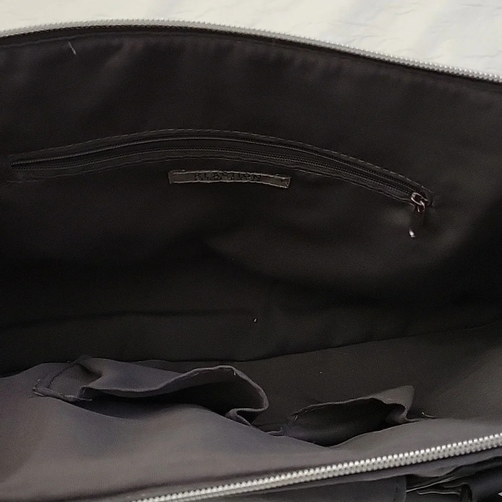 Reaction Kenneth Cole Bag - Picture 7 of 8